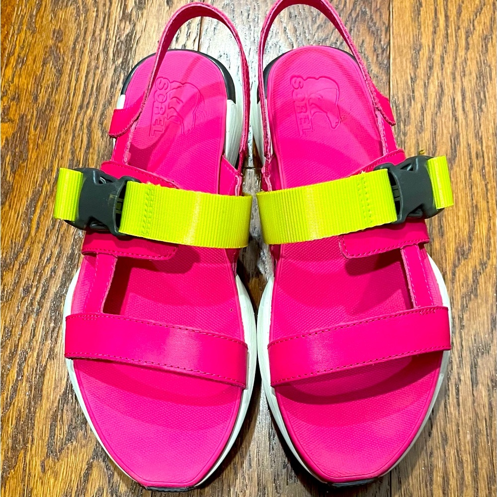 Sorel Sandal, grip bottom size 8
